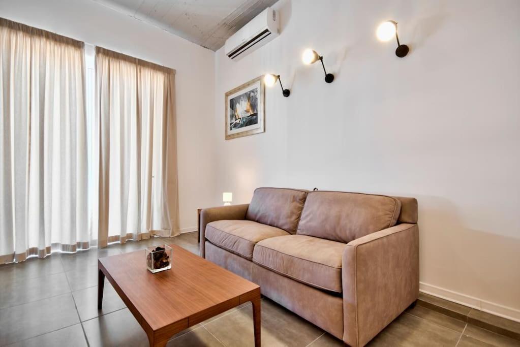 Vallettastay - Harbor View Gem -Sea View 2 Bed Apt Extérieur photo