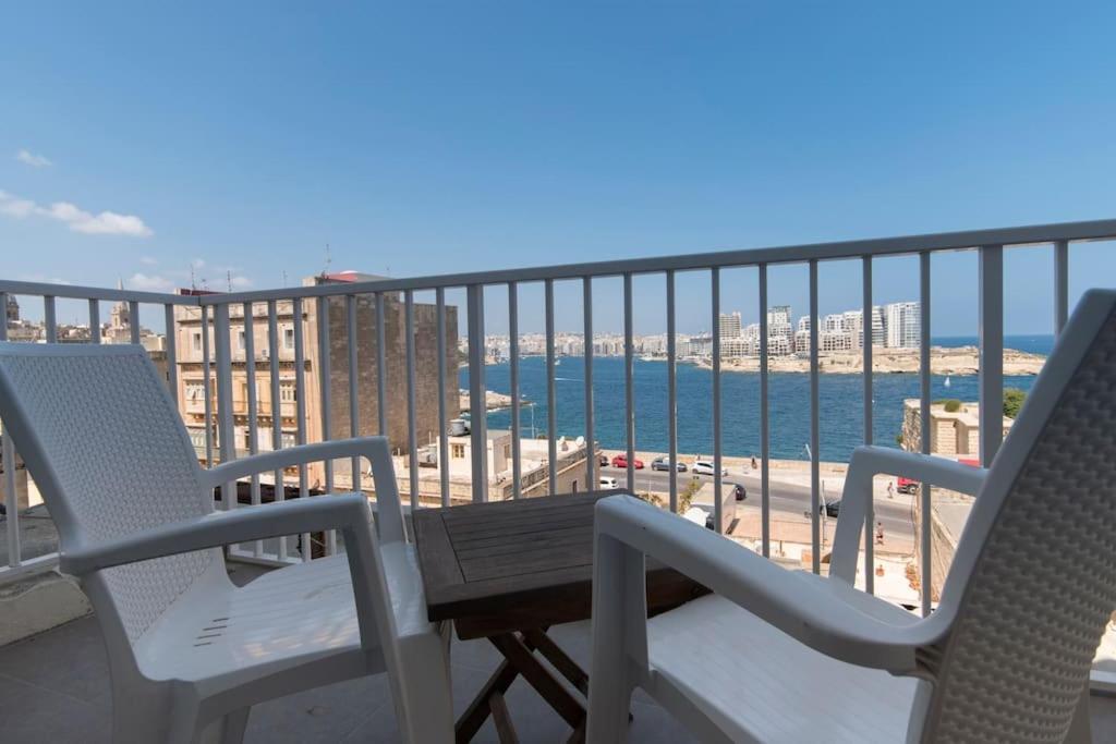 Vallettastay - Harbor View Gem -Sea View 2 Bed Apt Extérieur photo